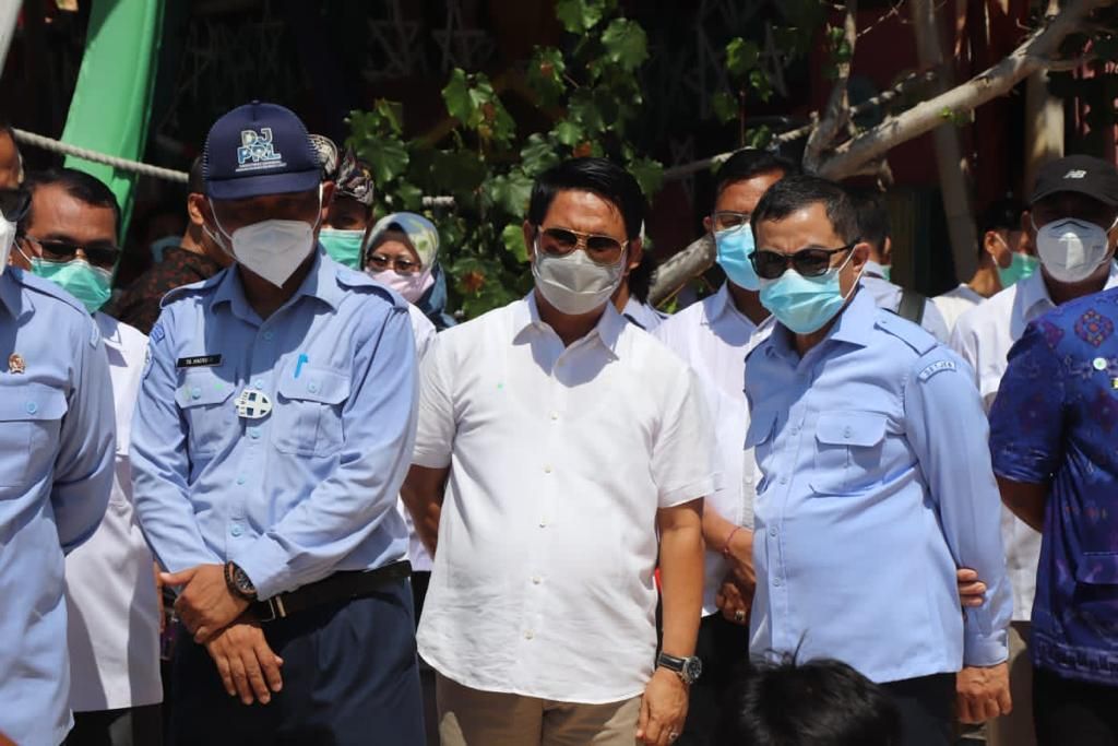 podiumnews.com-Sekda Adi Arnawa Sambut Program PEN Restorasi Terumbu Karang di Badung